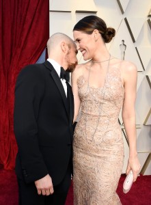 HOLLYWOOD, CALIFORNIA - FEBRUARY 24: (L-R) Sam Rockwell and Leslie Bibb attend the 91st Annual Academy Awards at Hollywood and Highland on February 24, 2019 in Hollywood, California. (Photo by Kevork Djansezian/Getty Images)